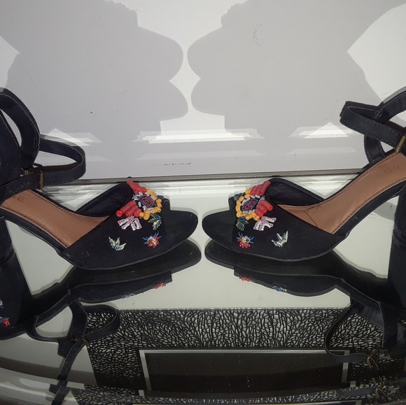 Beaded Block Heels! - Picture 4 of 6